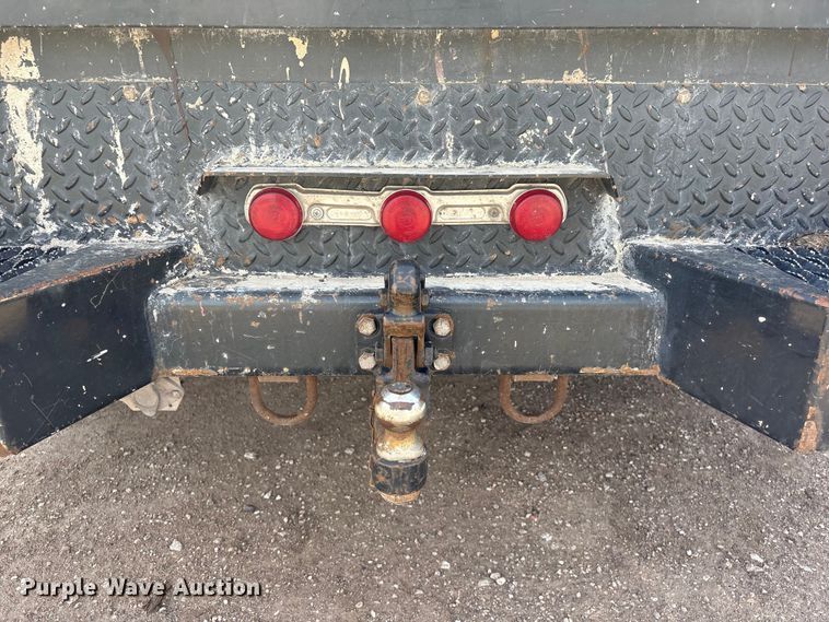 image for item EA4553 2004 Ford F350 Super Duty Ext. Cab utility bed pickup truck