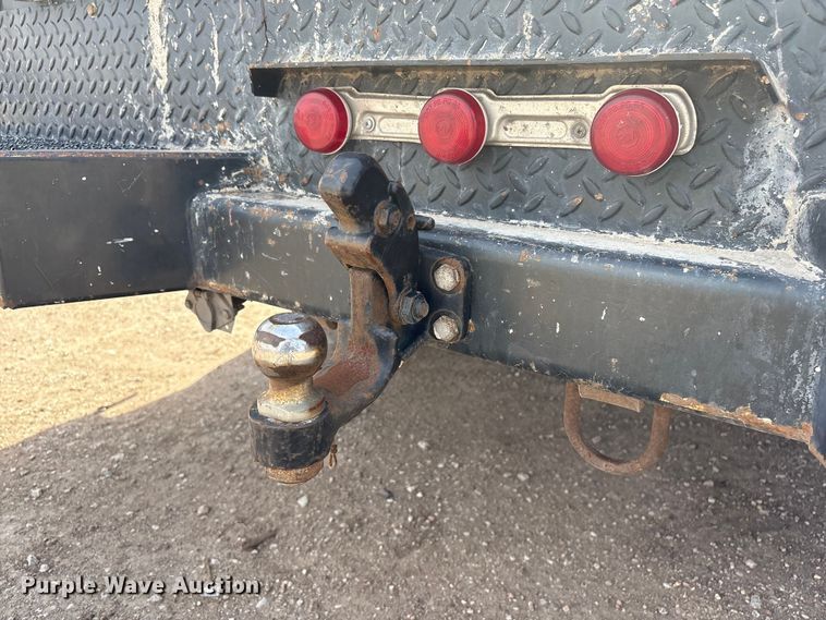 image for item EA4553 2004 Ford F350 Super Duty Ext. Cab utility bed pickup truck