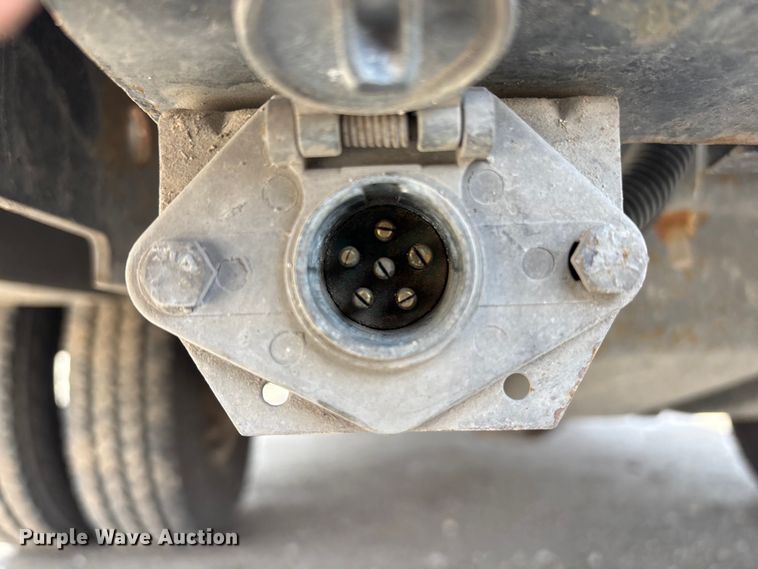 image for item EA4553 2004 Ford F350 Super Duty Ext. Cab utility bed pickup truck