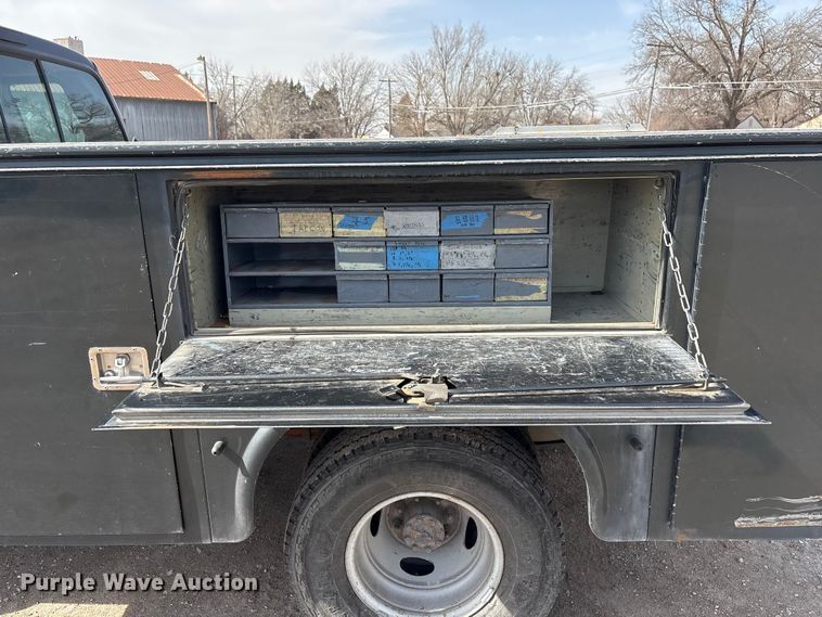 image for item EA4553 2004 Ford F350 Super Duty Ext. Cab utility bed pickup truck