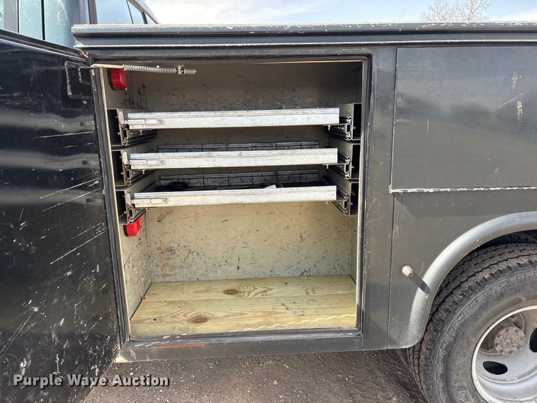 image for item EA4553 2004 Ford F350 Super Duty Ext. Cab utility bed pickup truck