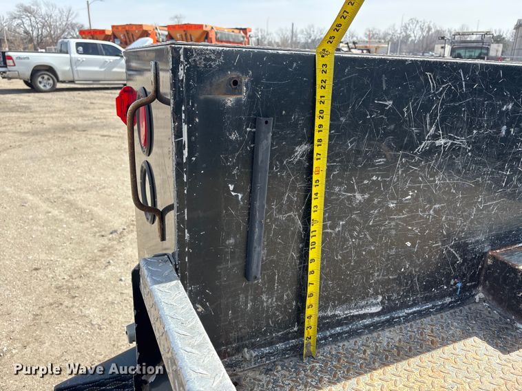 image for item EA4553 2004 Ford F350 Super Duty Ext. Cab utility bed pickup truck