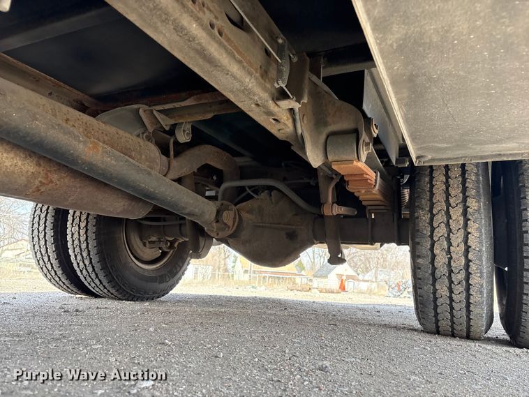 image for item EA4553 2004 Ford F350 Super Duty Ext. Cab utility bed pickup truck