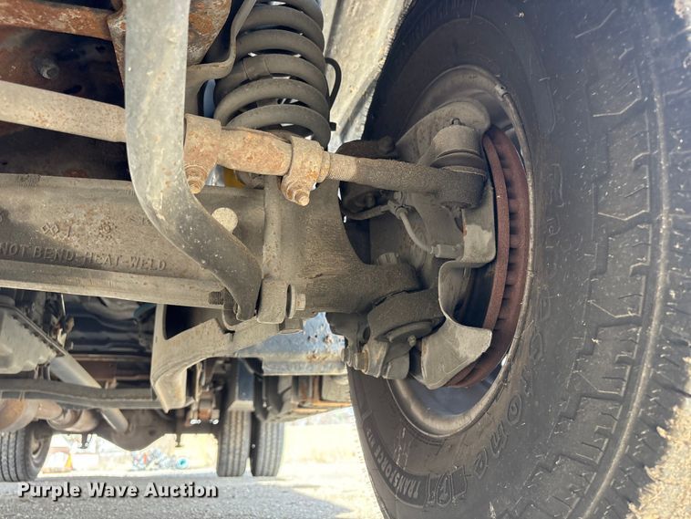 image for item EA4553 2004 Ford F350 Super Duty Ext. Cab utility bed pickup truck