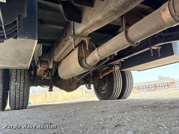 image for item EA4553 2004 Ford F350 Super Duty Ext. Cab utility bed pickup truck