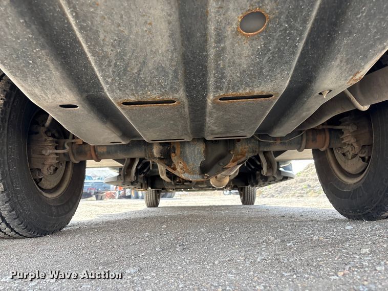 image for item EA4553 2004 Ford F350 Super Duty Ext. Cab utility bed pickup truck