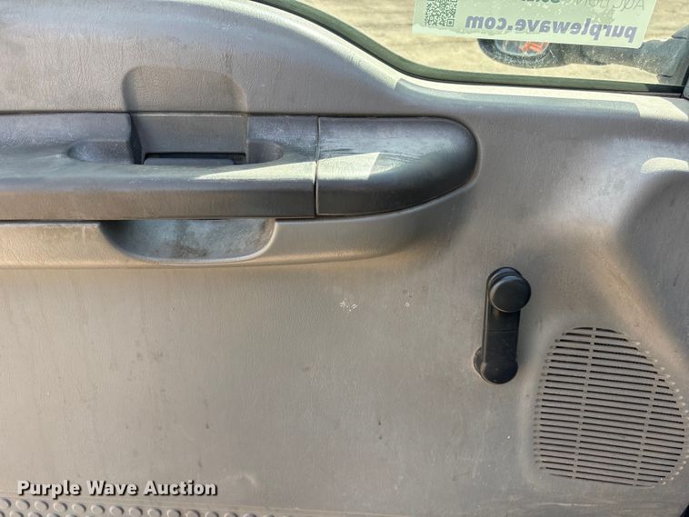 image for item EA4553 2004 Ford F350 Super Duty Ext. Cab utility bed pickup truck