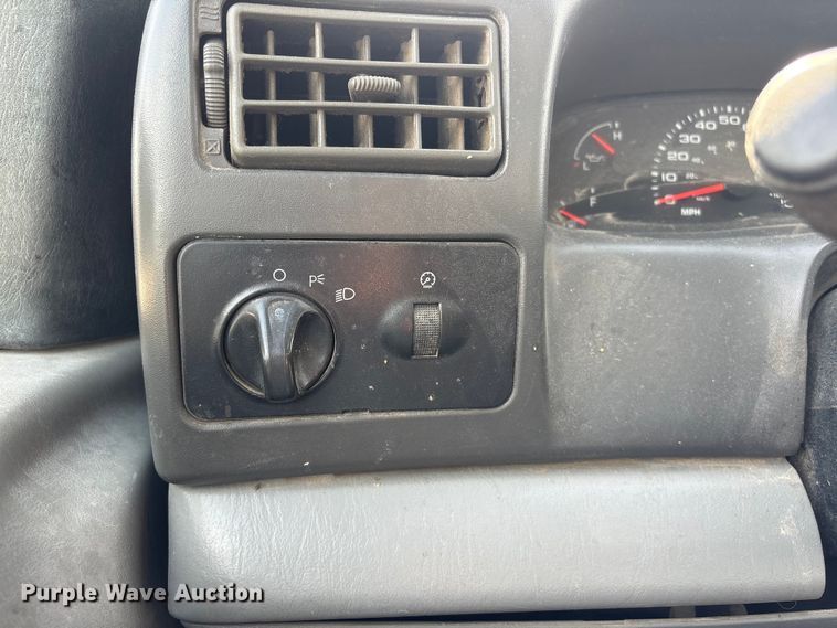 image for item EA4553 2004 Ford F350 Super Duty Ext. Cab utility bed pickup truck