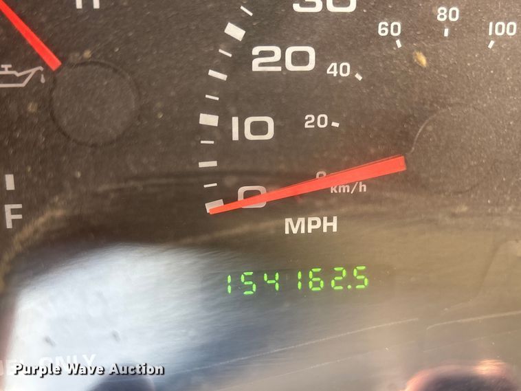 image for item EA4553 2004 Ford F350 Super Duty Ext. Cab utility bed pickup truck