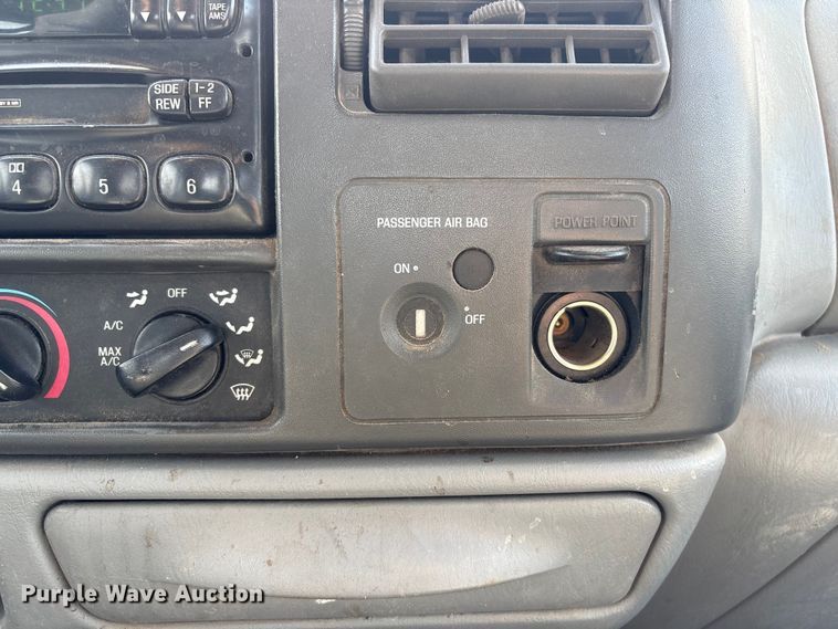 image for item EA4553 2004 Ford F350 Super Duty Ext. Cab utility bed pickup truck