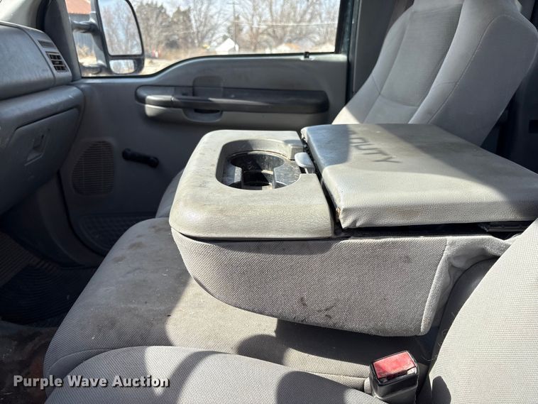 image for item EA4553 2004 Ford F350 Super Duty Ext. Cab utility bed pickup truck