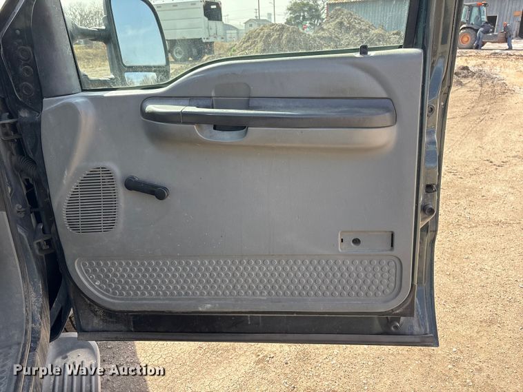 image for item EA4553 2004 Ford F350 Super Duty Ext. Cab utility bed pickup truck