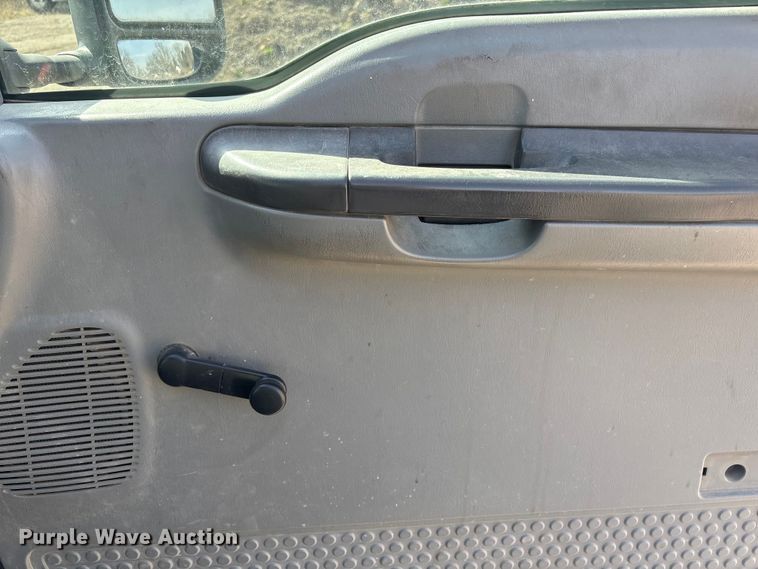 image for item EA4553 2004 Ford F350 Super Duty Ext. Cab utility bed pickup truck