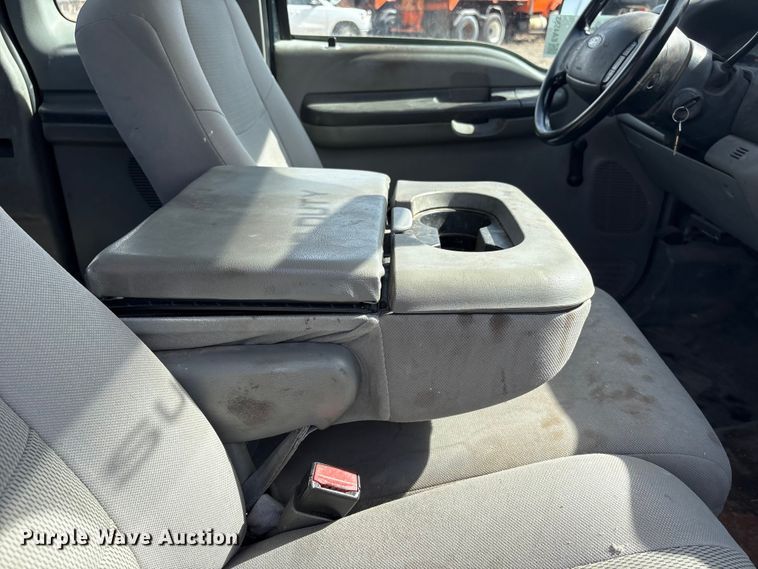 image for item EA4553 2004 Ford F350 Super Duty Ext. Cab utility bed pickup truck