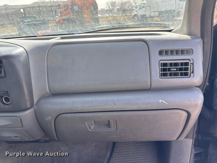 image for item EA4553 2004 Ford F350 Super Duty Ext. Cab utility bed pickup truck