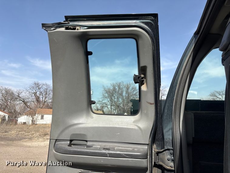 image for item EA4553 2004 Ford F350 Super Duty Ext. Cab utility bed pickup truck