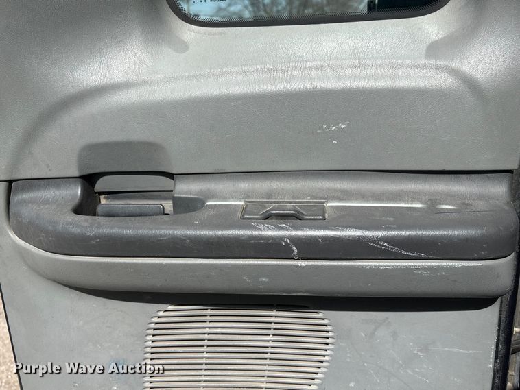 image for item EA4553 2004 Ford F350 Super Duty Ext. Cab utility bed pickup truck