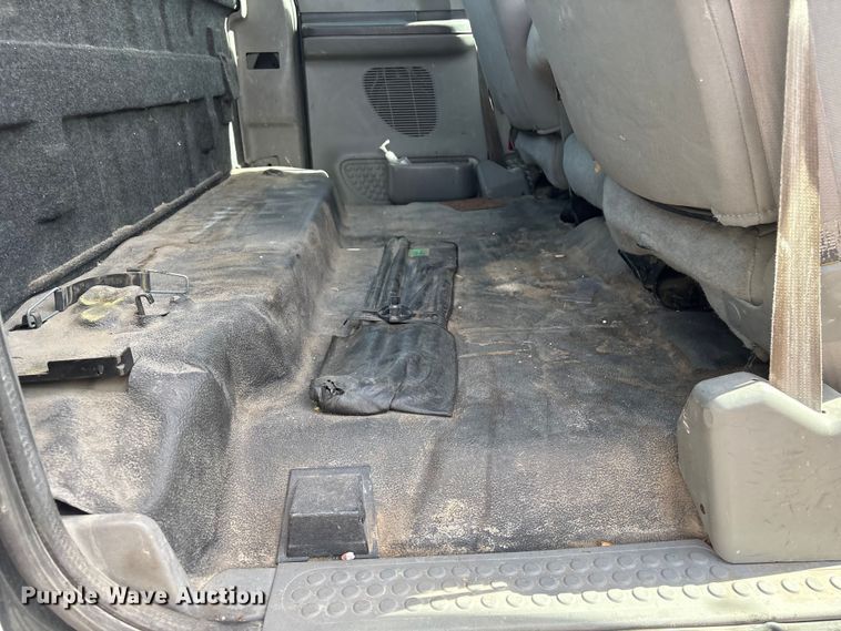 image for item EA4553 2004 Ford F350 Super Duty Ext. Cab utility bed pickup truck