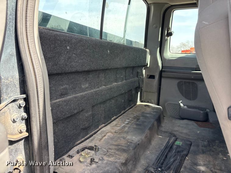 image for item EA4553 2004 Ford F350 Super Duty Ext. Cab utility bed pickup truck