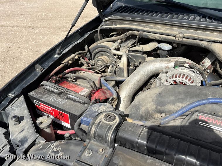 image for item EA4553 2004 Ford F350 Super Duty Ext. Cab utility bed pickup truck