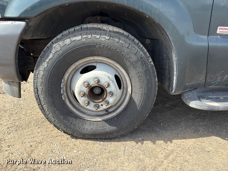 image for item EA4553 2004 Ford F350 Super Duty Ext. Cab utility bed pickup truck