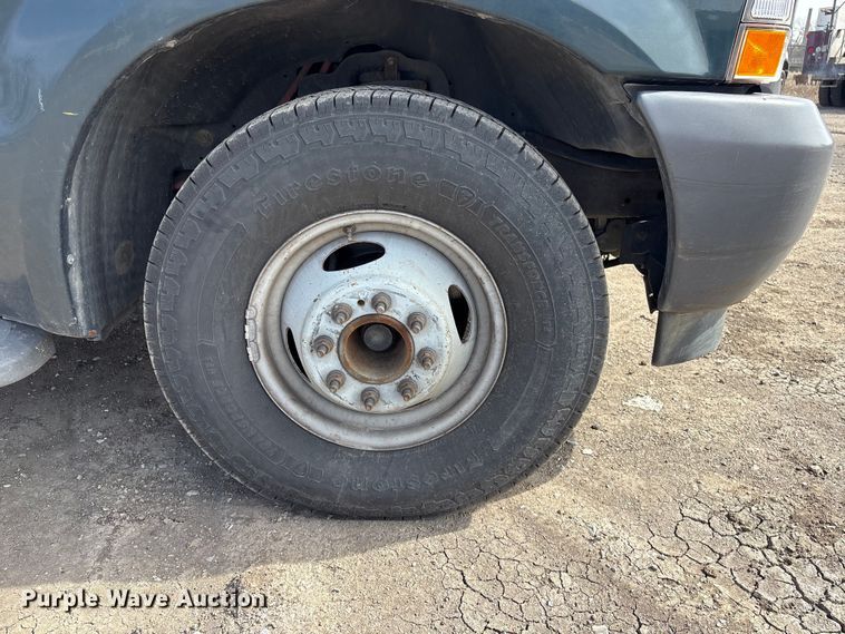 image for item EA4553 2004 Ford F350 Super Duty Ext. Cab utility bed pickup truck