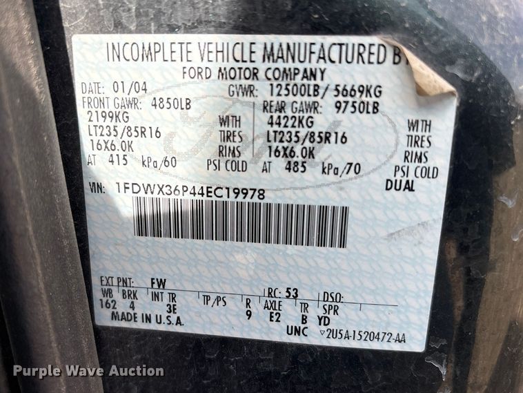 image for item EA4553 2004 Ford F350 Super Duty Ext. Cab utility bed pickup truck