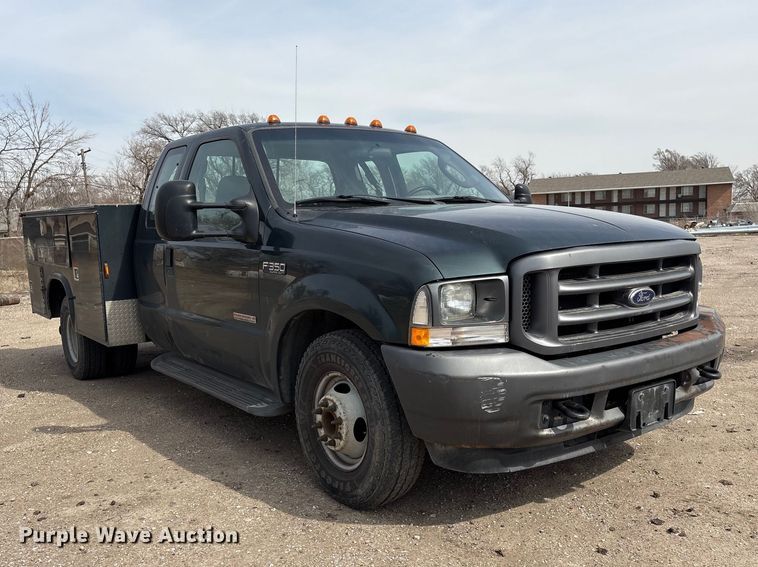 image for item EA4554 2004 Ford F350 Super Duty Ext. Cab utility bed pickup truck