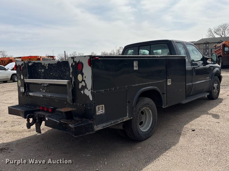 image for item EA4554 2004 Ford F350 Super Duty Ext. Cab utility bed pickup truck