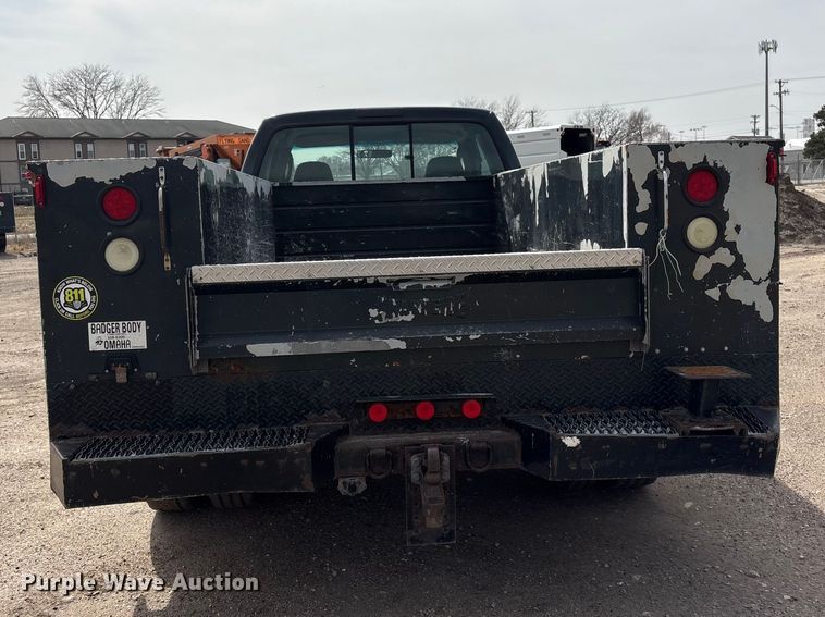 image for item EA4554 2004 Ford F350 Super Duty Ext. Cab utility bed pickup truck