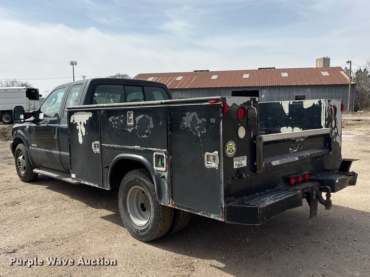 image for item EA4554 2004 Ford F350 Super Duty Ext. Cab utility bed pickup truck