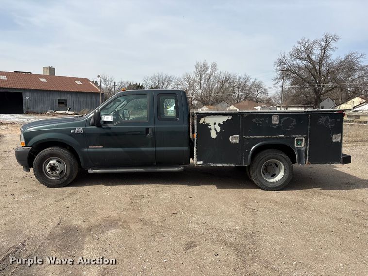 image for item EA4554 2004 Ford F350 Super Duty Ext. Cab utility bed pickup truck