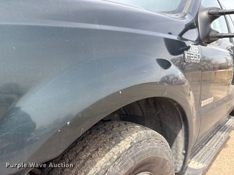 image for item EA4554 2004 Ford F350 Super Duty Ext. Cab utility bed pickup truck