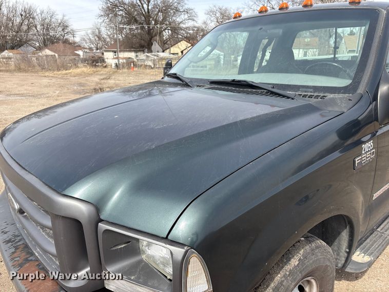 image for item EA4554 2004 Ford F350 Super Duty Ext. Cab utility bed pickup truck