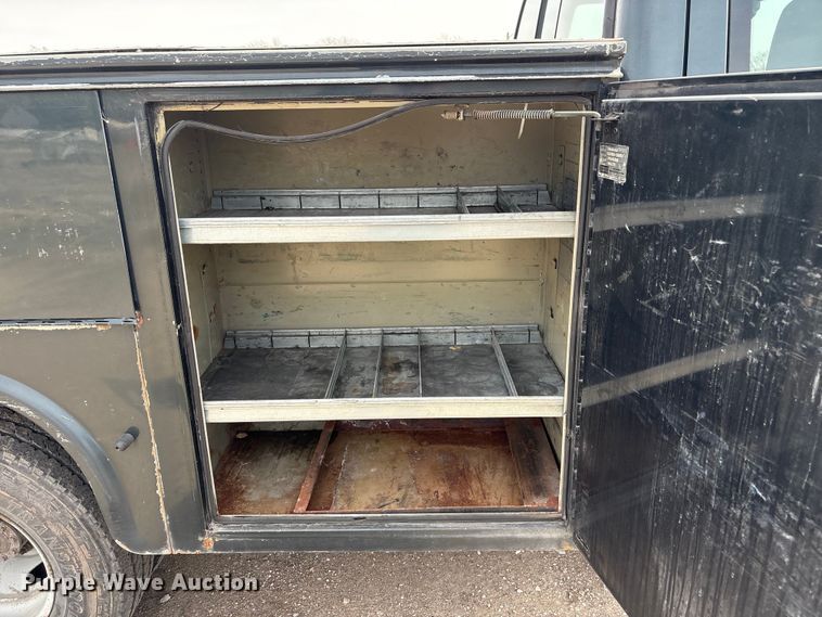 image for item EA4554 2004 Ford F350 Super Duty Ext. Cab utility bed pickup truck