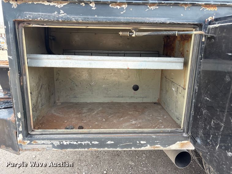 image for item EA4554 2004 Ford F350 Super Duty Ext. Cab utility bed pickup truck