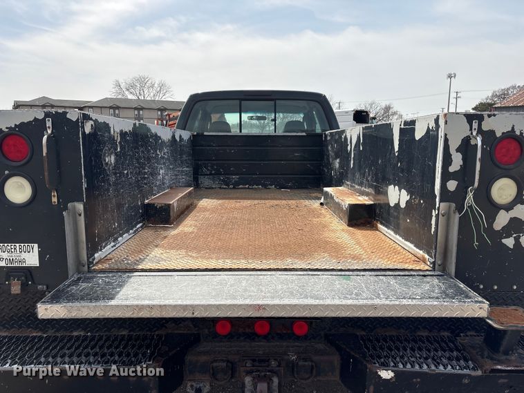 image for item EA4554 2004 Ford F350 Super Duty Ext. Cab utility bed pickup truck