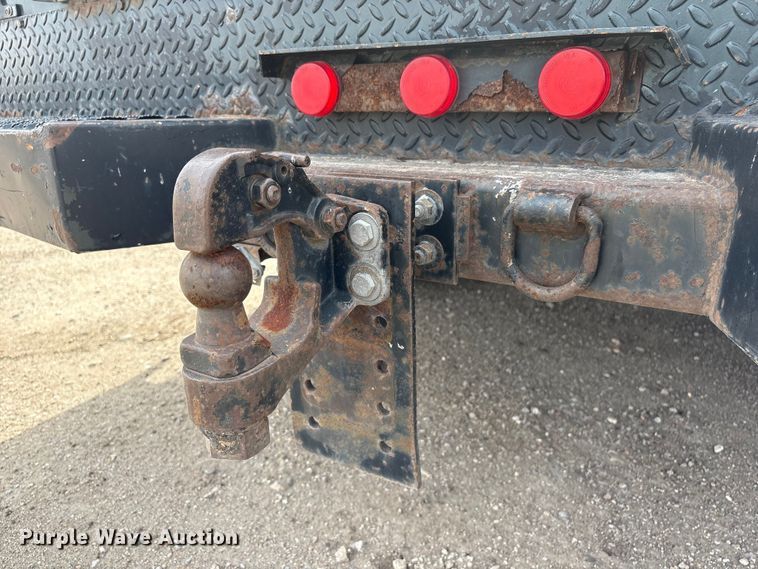 image for item EA4554 2004 Ford F350 Super Duty Ext. Cab utility bed pickup truck