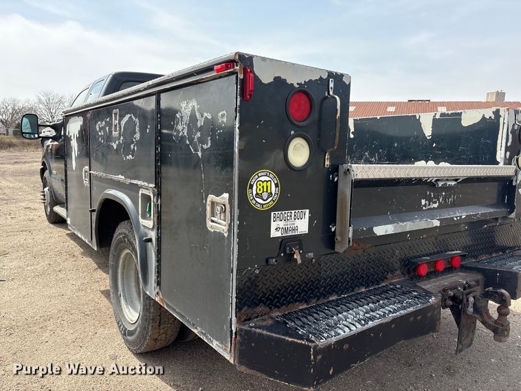 image for item EA4554 2004 Ford F350 Super Duty Ext. Cab utility bed pickup truck