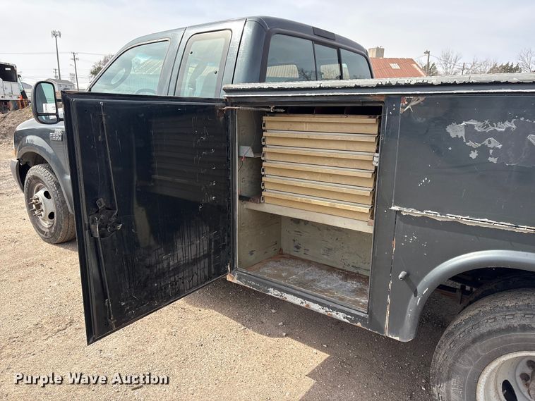 image for item EA4554 2004 Ford F350 Super Duty Ext. Cab utility bed pickup truck