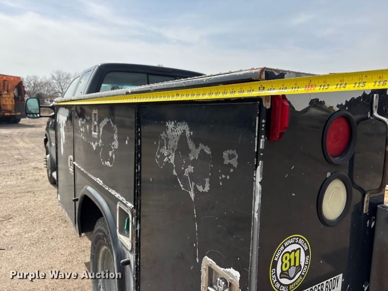 image for item EA4554 2004 Ford F350 Super Duty Ext. Cab utility bed pickup truck