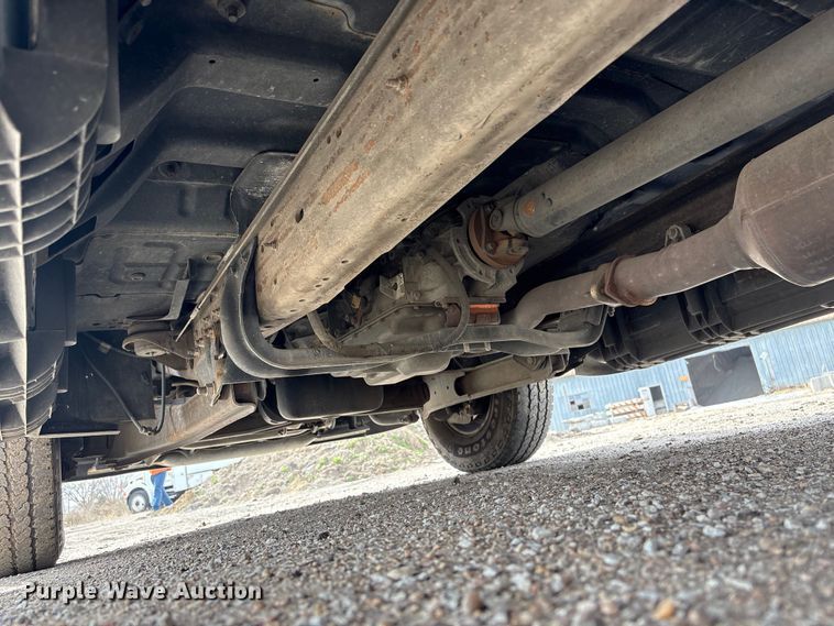 image for item EA4554 2004 Ford F350 Super Duty Ext. Cab utility bed pickup truck