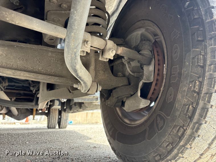 image for item EA4554 2004 Ford F350 Super Duty Ext. Cab utility bed pickup truck