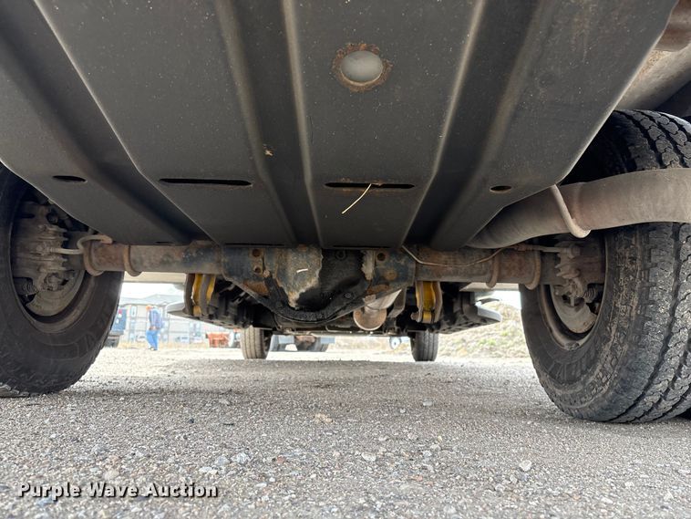 image for item EA4554 2004 Ford F350 Super Duty Ext. Cab utility bed pickup truck