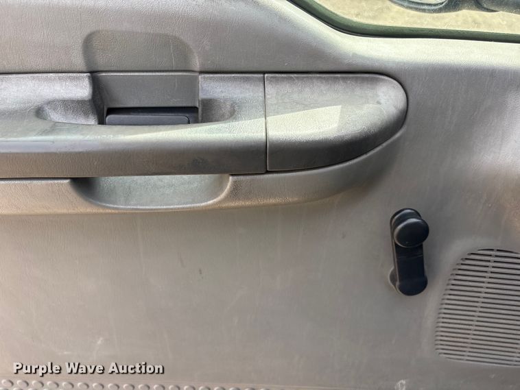 image for item EA4554 2004 Ford F350 Super Duty Ext. Cab utility bed pickup truck