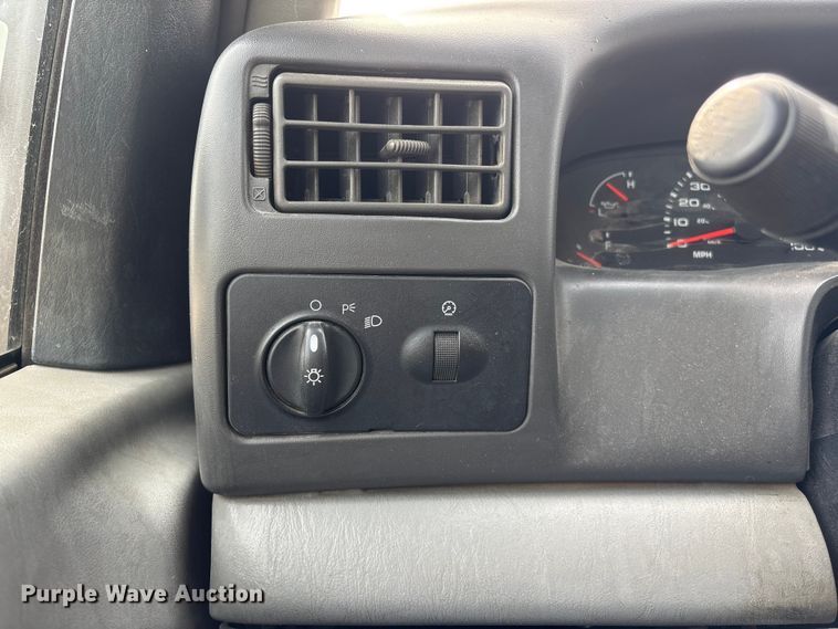 image for item EA4554 2004 Ford F350 Super Duty Ext. Cab utility bed pickup truck