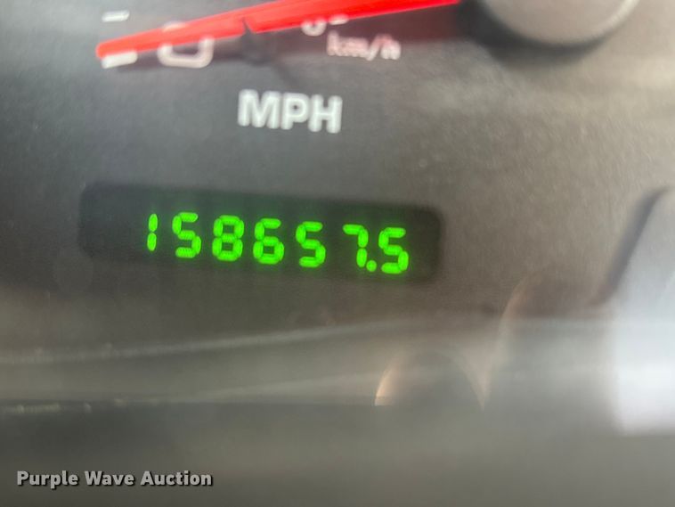 image for item EA4554 2004 Ford F350 Super Duty Ext. Cab utility bed pickup truck