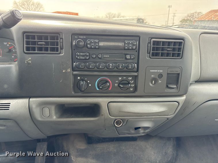 image for item EA4554 2004 Ford F350 Super Duty Ext. Cab utility bed pickup truck