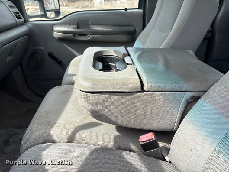 image for item EA4554 2004 Ford F350 Super Duty Ext. Cab utility bed pickup truck