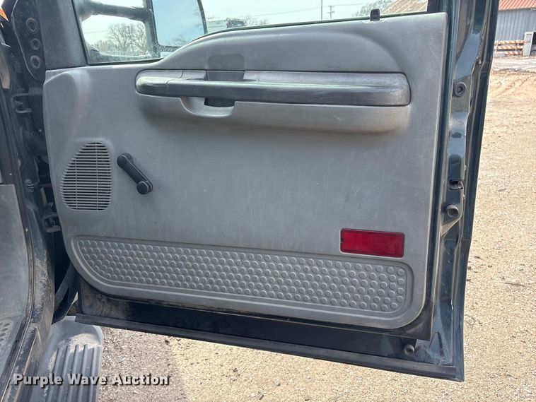 image for item EA4554 2004 Ford F350 Super Duty Ext. Cab utility bed pickup truck